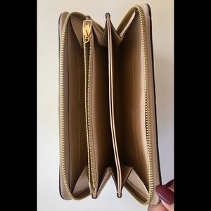 Louis Vuitton nude wallet